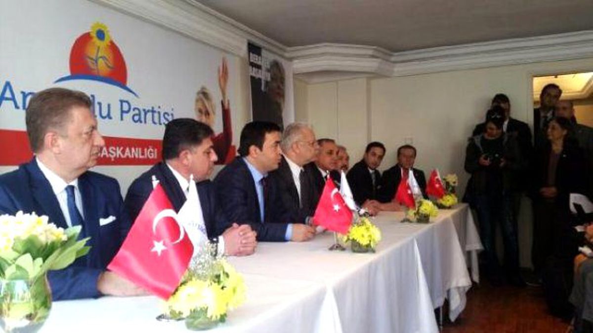 Teşkilat Üyelerinden Tarhan\'a Destek
