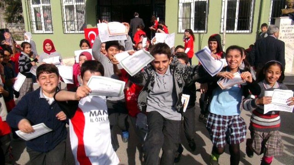 Validen Kız Öğrencilerin Başarısına Yorum Açıklaması