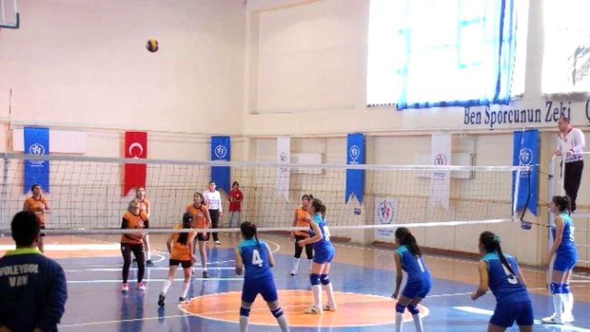 Voleybol Çeyrek Final Müsabakaları Başladı