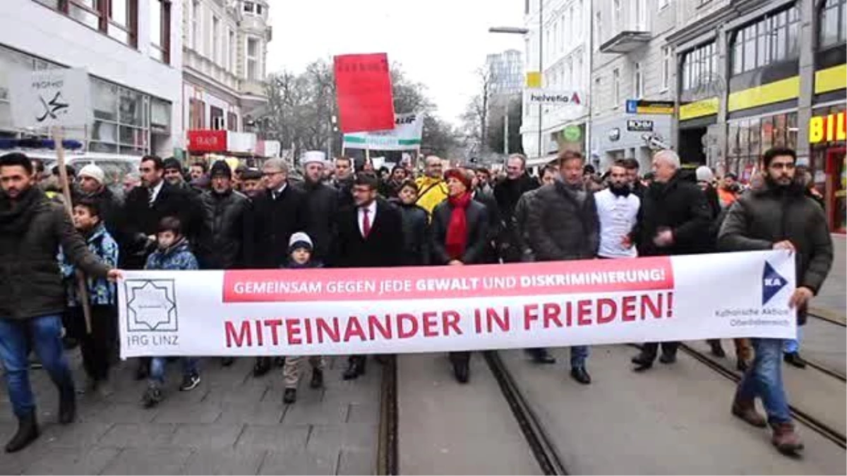 Avusturya\'da "Teröre ve Irkçılığa Hayır" Yürüyüşü