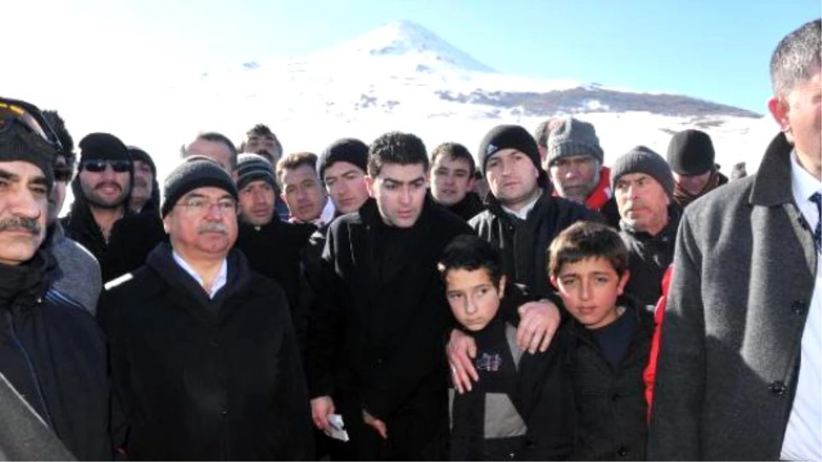 Bakan Yılmaz, Sivas\'ta Kayak Merkezinin Açılışını Yaptı