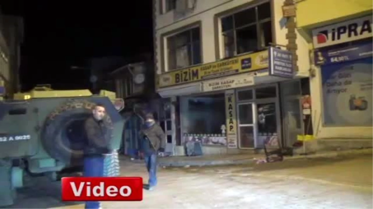 Belediye ve AK Parti İlçe Teşkilatına Molotoflu Saldırı