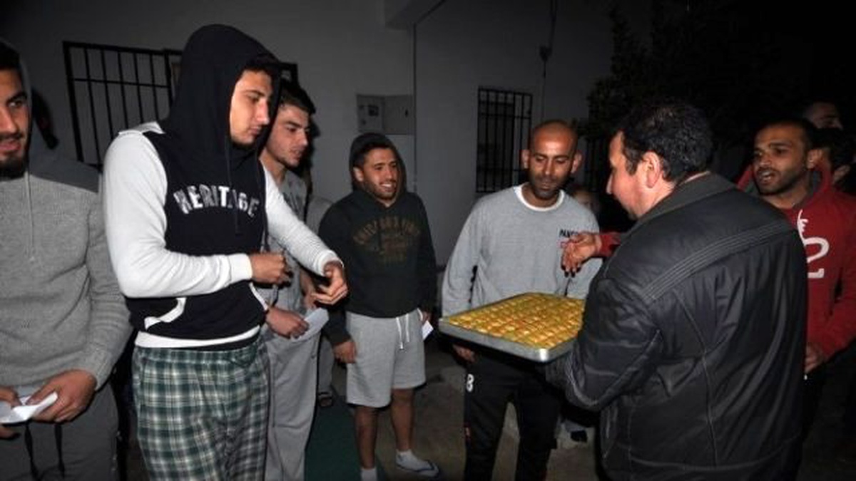 Borumspor\'a Baklavalı Mektuplu Destek