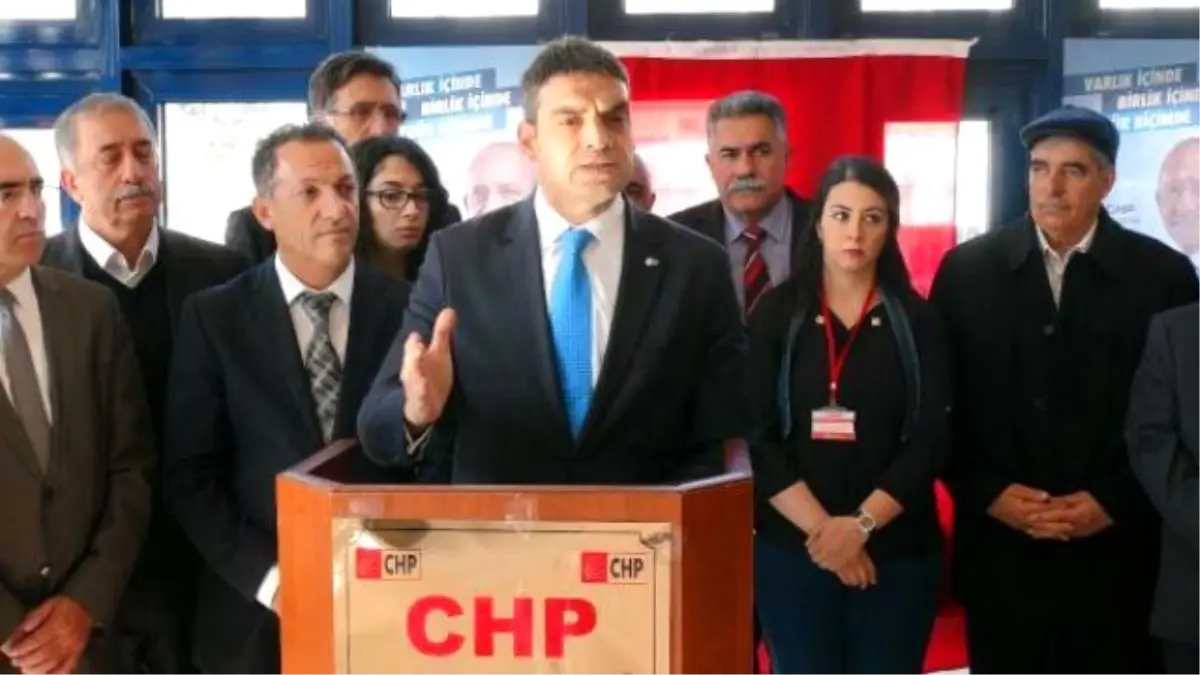 CHP\'li Oran: Türkiye\'de Hala Birileri Kraldan Fazla Kralcı