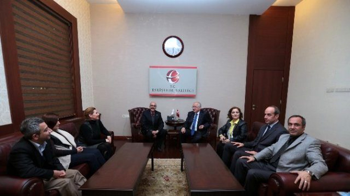 CHP Yeni İl Yönetiminden Vali Tuna\'ya Ziyaret