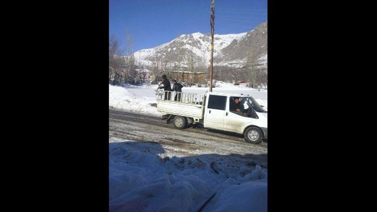 Durankaya Beldesi\'nde Yol Tuzlama Çalışması Başlattı