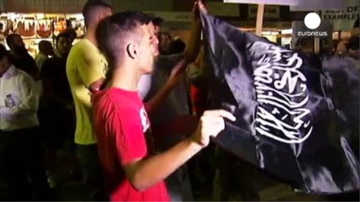 Fransız Mizah Dergisi Charlie Hebdo Avustralya'da Protesto Edildi