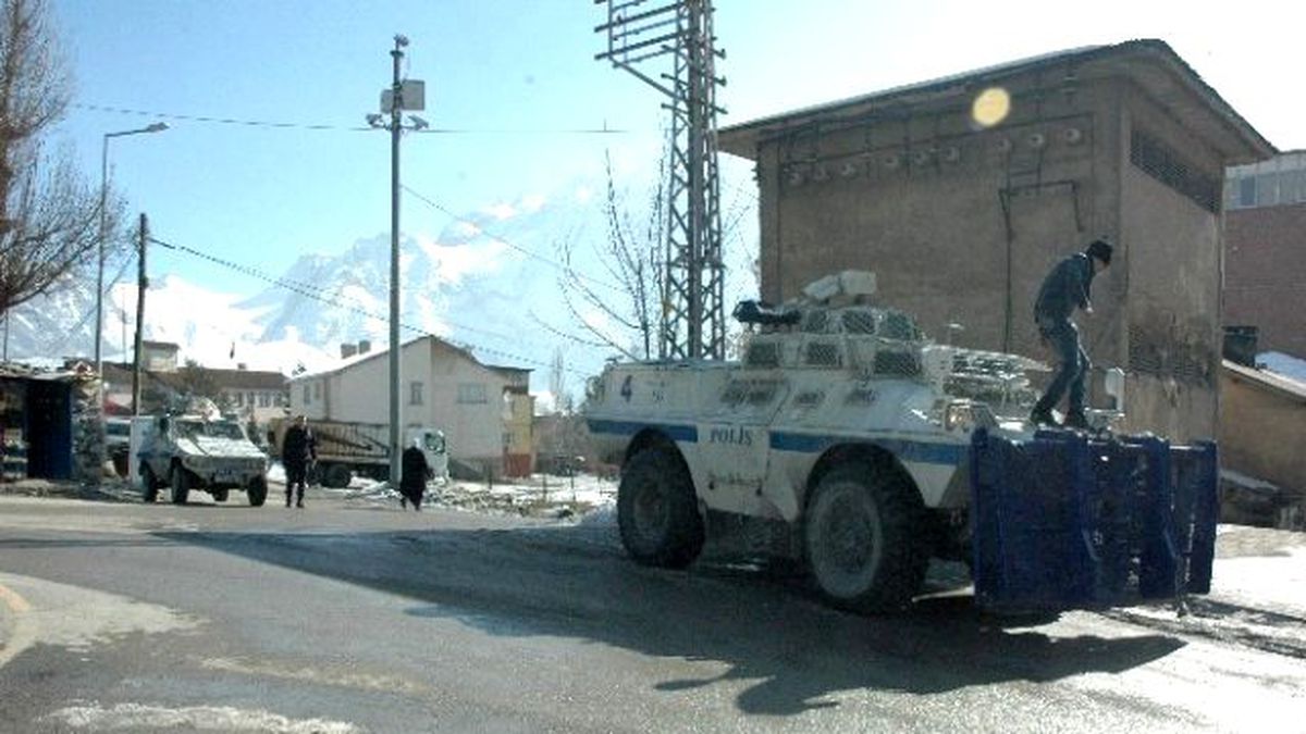 Hakkari\'de Öcalan Yürüyüşü Öncesi Yoğun Güvenlik Önlemi