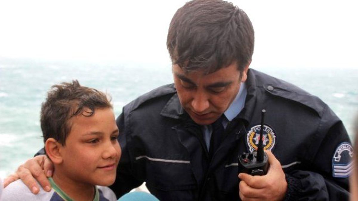 İki Çocuk Polis ve İtfaiye Ekiplerini Seferber Etti