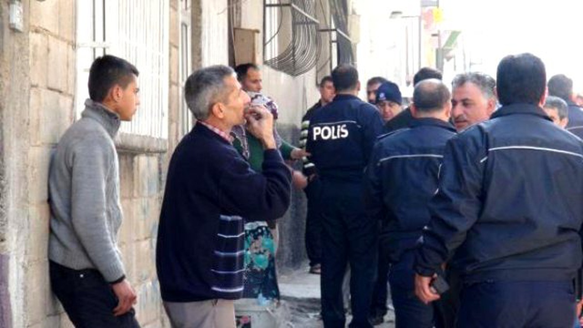 Komşuların Çöp Kavgası: 2 Yaralı