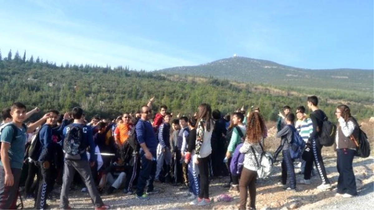 Milas\'ta Öğrenciler Sınav Stresini Azaltmak İçin Doğa Yürüyüşün Yaptı