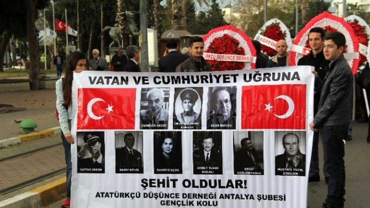 Uğur Mumcu Antalya\'da Anıldı