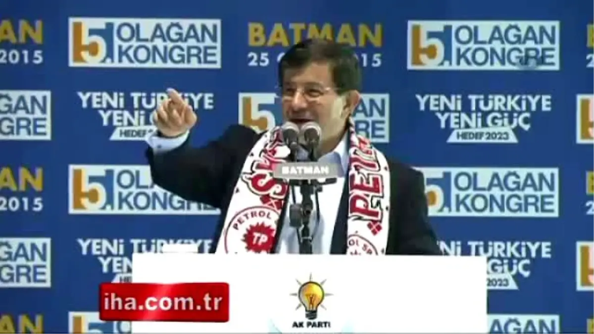 Davutoğlu: \'Türkiye\'de Sadece 2 Parti Var\'