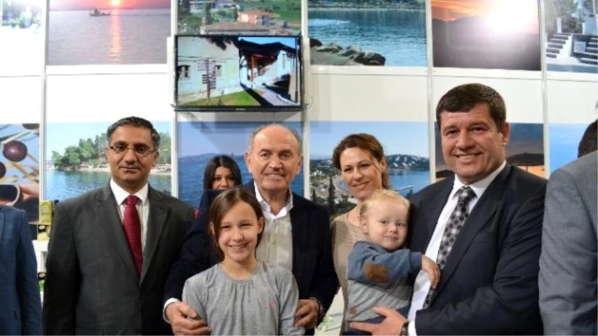 İstanbul Büyükşehir Belediye Başkanı Gömeç Standını Ziyaret Etti