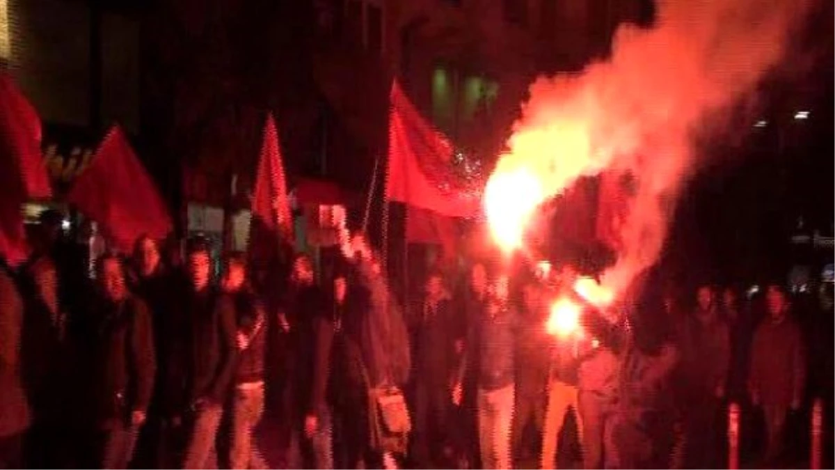 Kadıköy\'deki Berkin Elvan Gösterisinde Olay; 2 Polis Hafif Yaralı