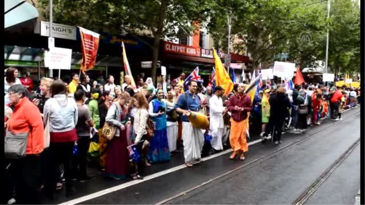Aborijinler Avustralya Gününü Protesto Etti