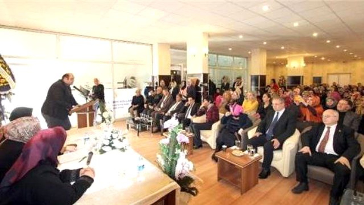 AK Parti Aziziye Kadın Kolları Olağan Kongresi Yapıldı