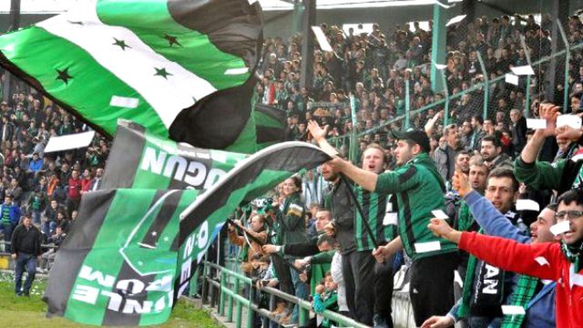 Amatör Kocaelispor\'u 10 Bin Taraftarı İzledi