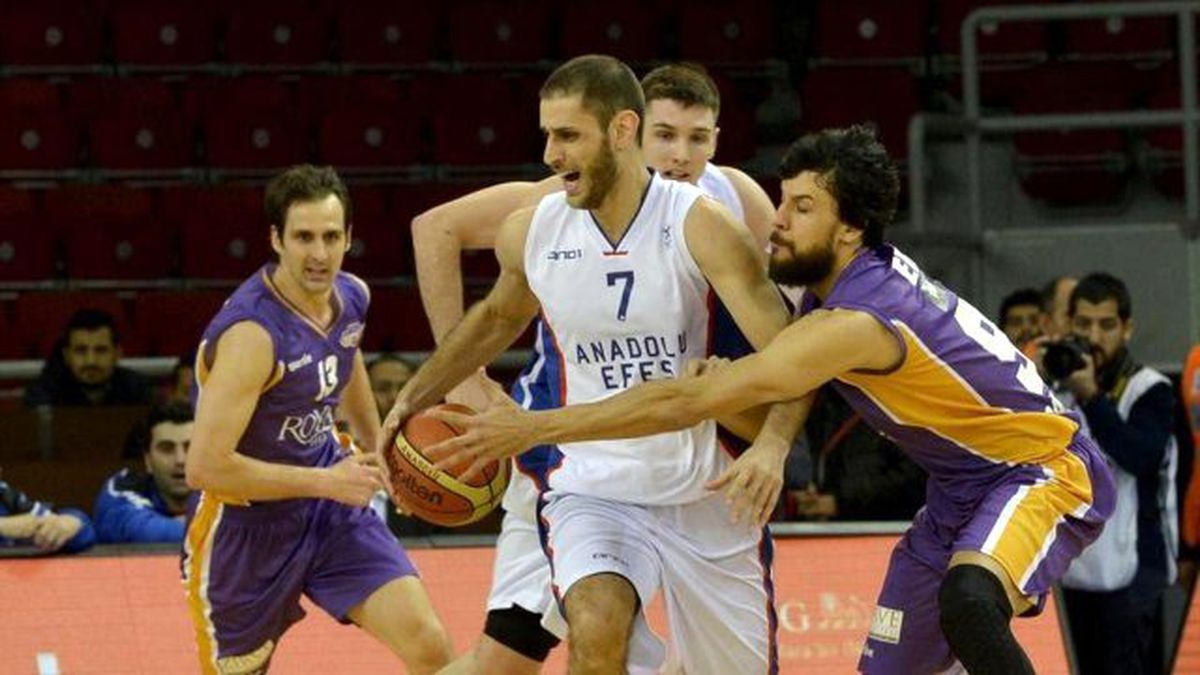 Anadolu Efes: 77 - Royal Halı Gaziantep: 67
