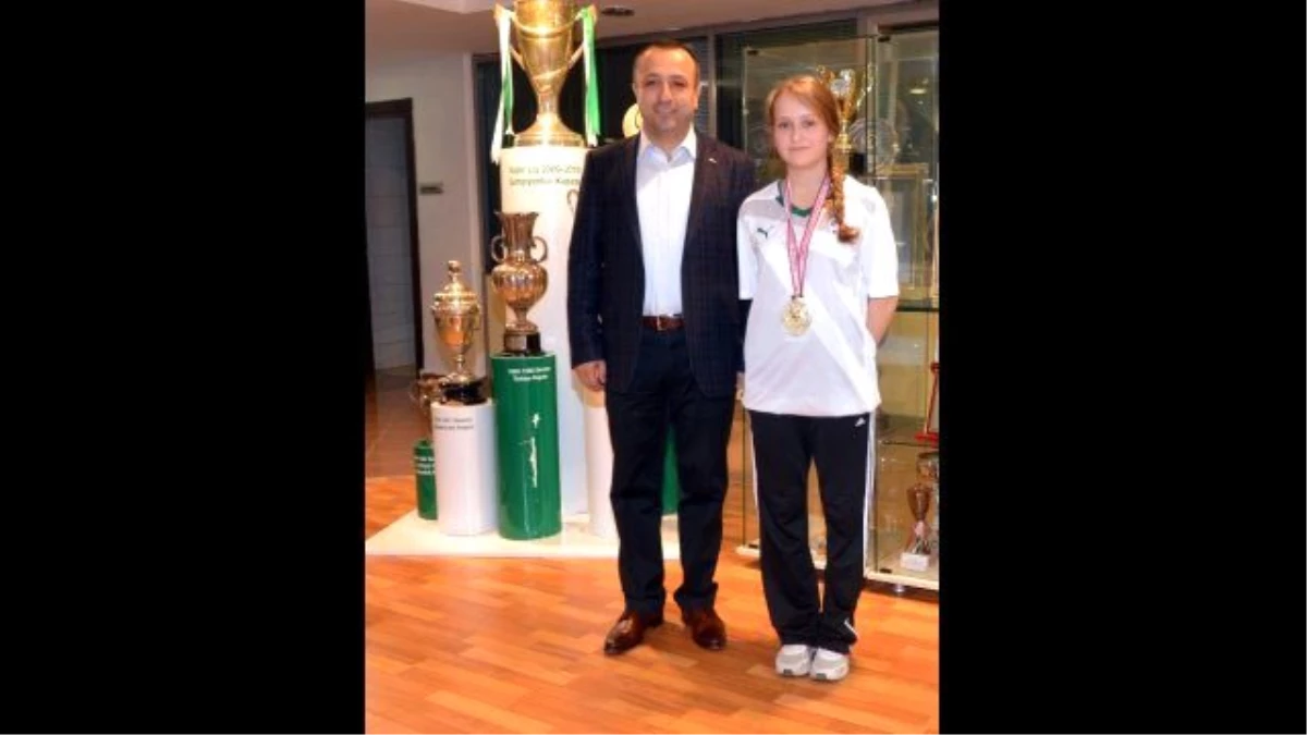 Bursaspor\'un Genç Yeteneği Dünya Şampiyonası\'na Kilitlendi