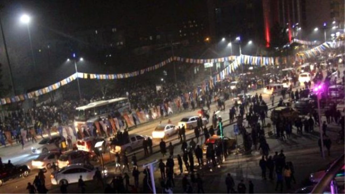 Diyarbakır\'da Kobani Kutlaması (3)
