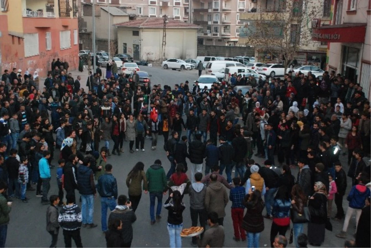 Diyarbakır\'da Kobani Kutlaması