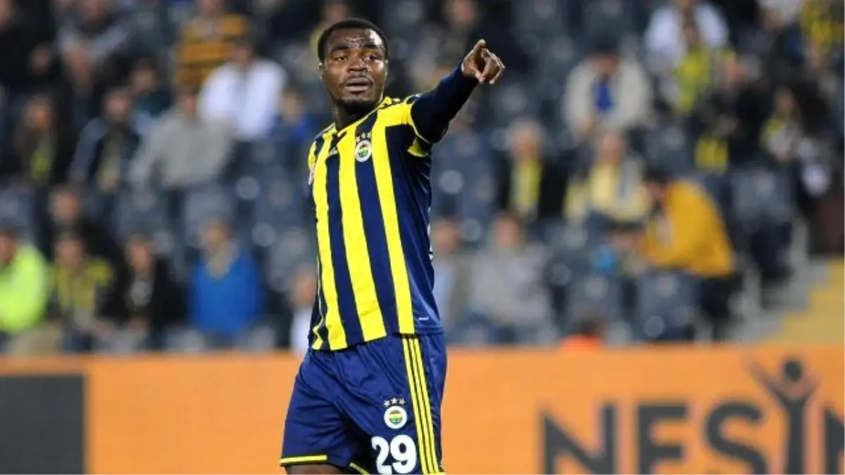 Emenike\'nin Formasını Kaptı, Yaptığı Dansla Kutladı