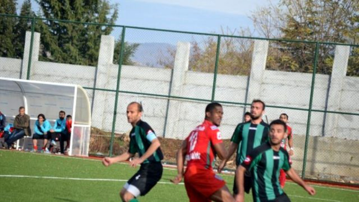 Gercüş Bağlaspor, Kurtalan\'ı 2-1 Mağlup Etti