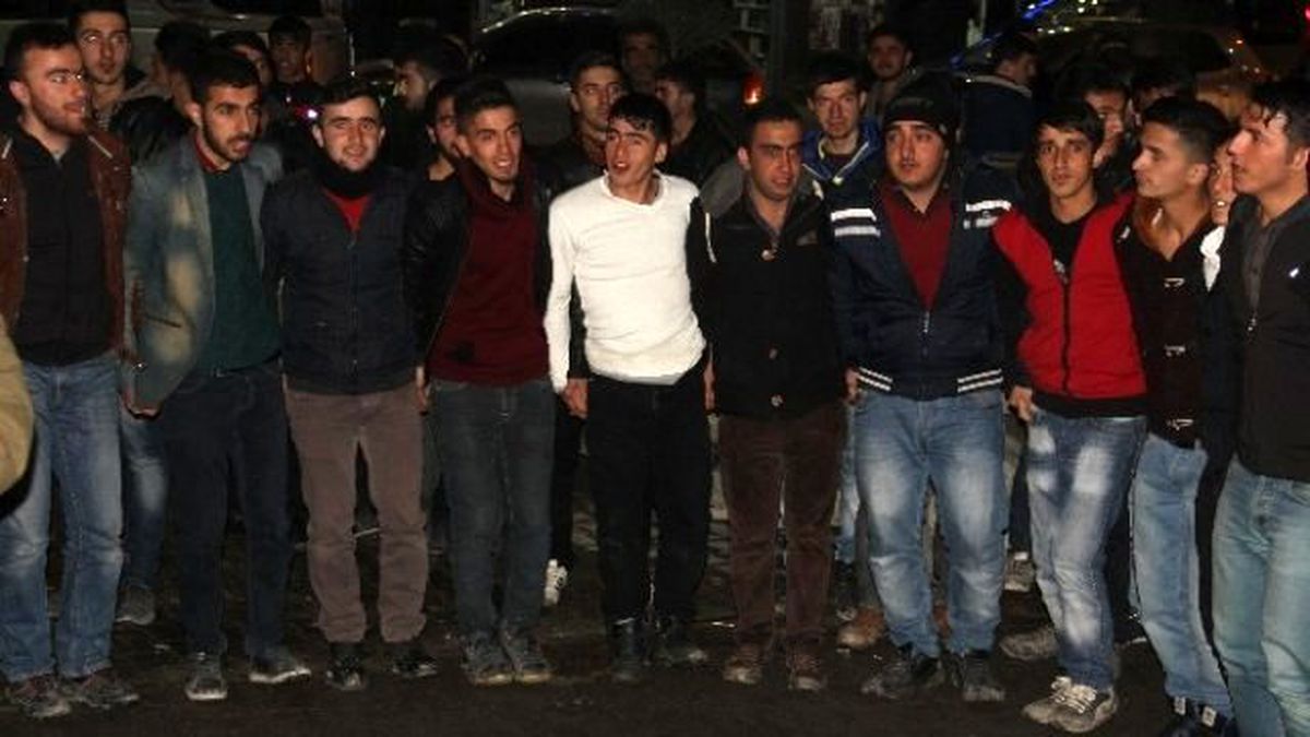 Hakkari\'de Kobani Kutlaması