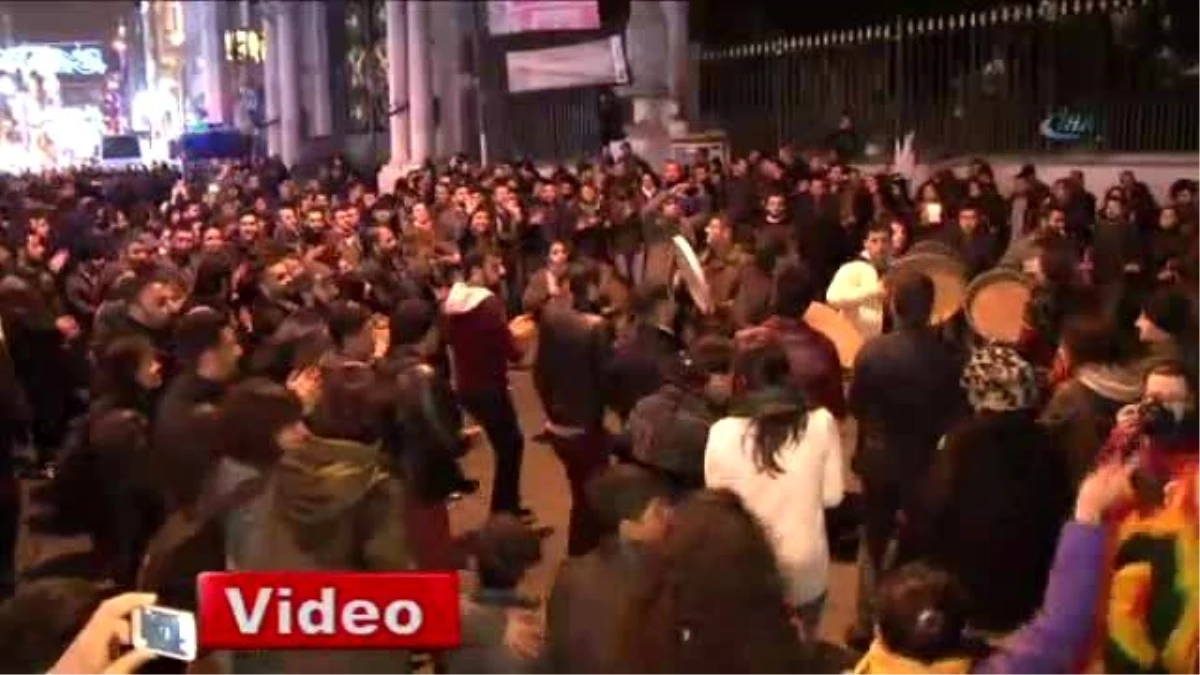İstanbul\'da Kobani Kutlaması