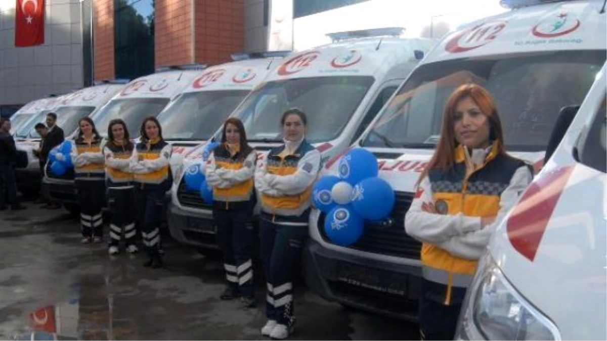 İzmir\'e Biri Özel Donanımlı 24 Yeni Ambulans