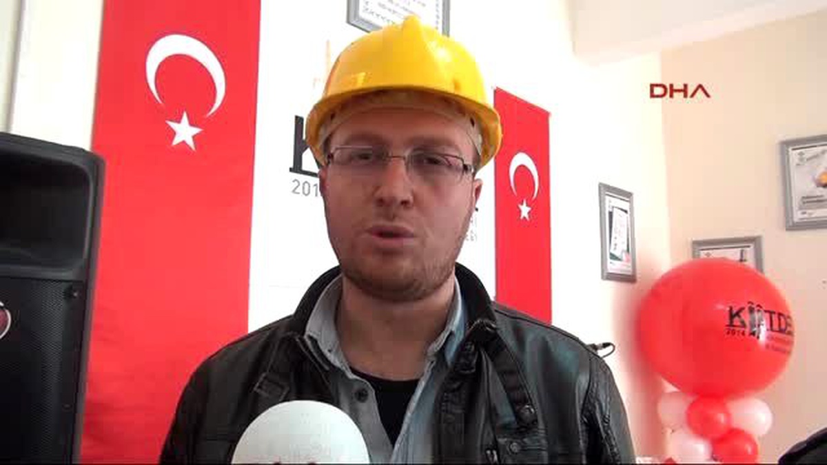 Kayseri\'de Sertifikalı İnşaat Ustaları, Baret Fırlattı