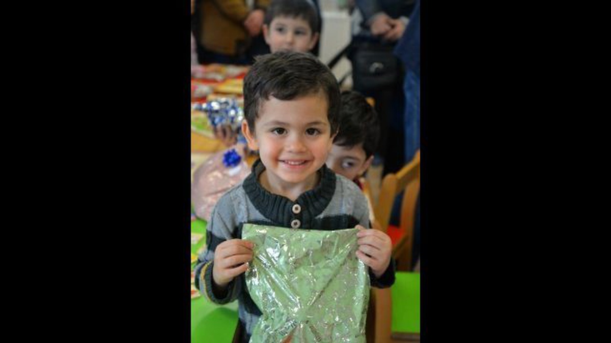 Masal Şatosunda Toplanan Hediyeler Çocuklara Dağıtıldı
