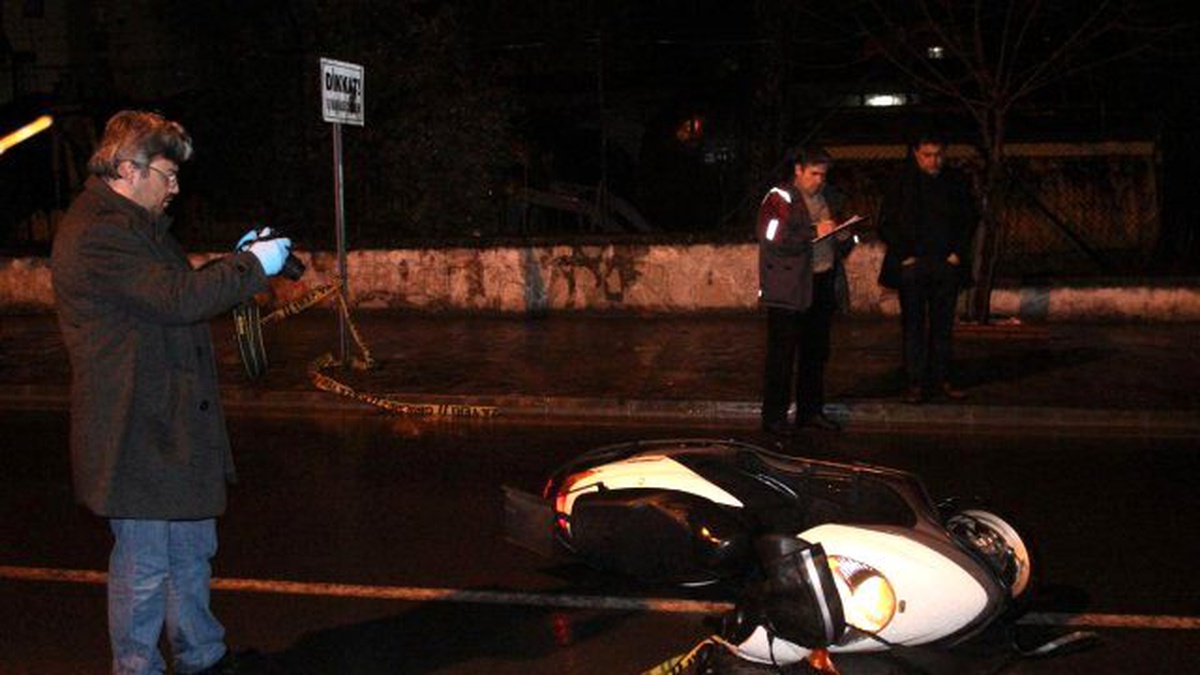 Muğla\'da Yol Kenarındaki Ağaca Çarpan Motosikletin Sürücüsü Öldü