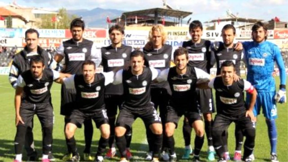 Nazilli Belediyespor\'da 3 Puan Sevinci