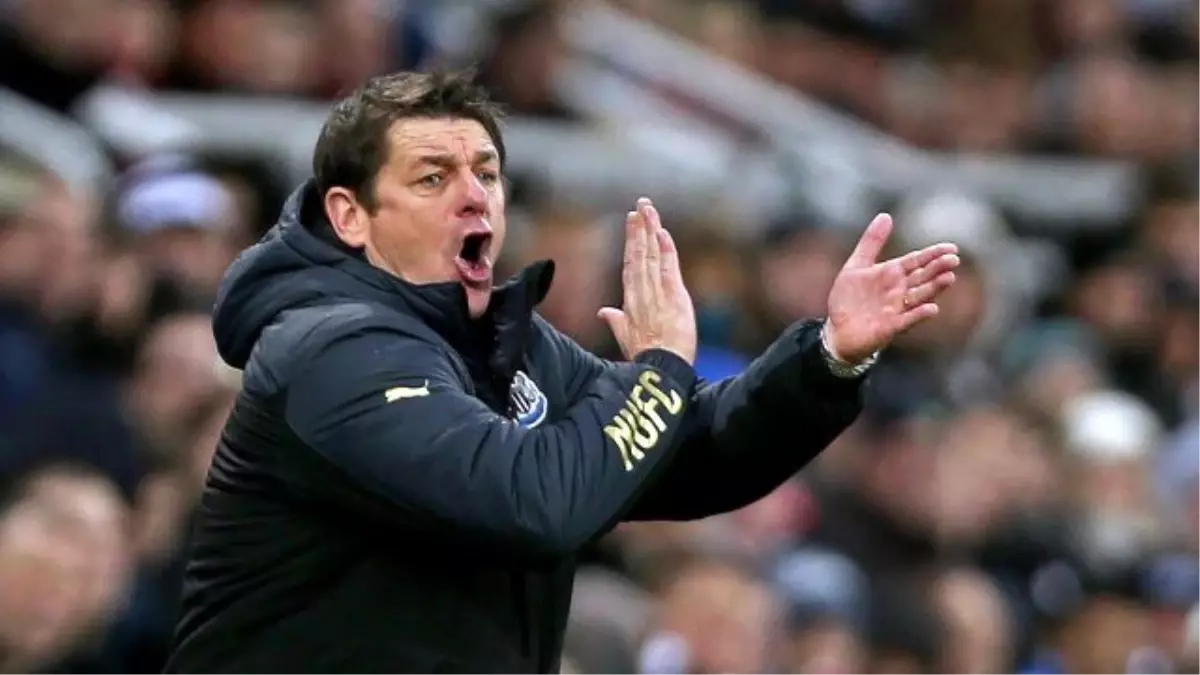 Newcastle United Sezon Sonuna Kadar John Carver\'a Emanet