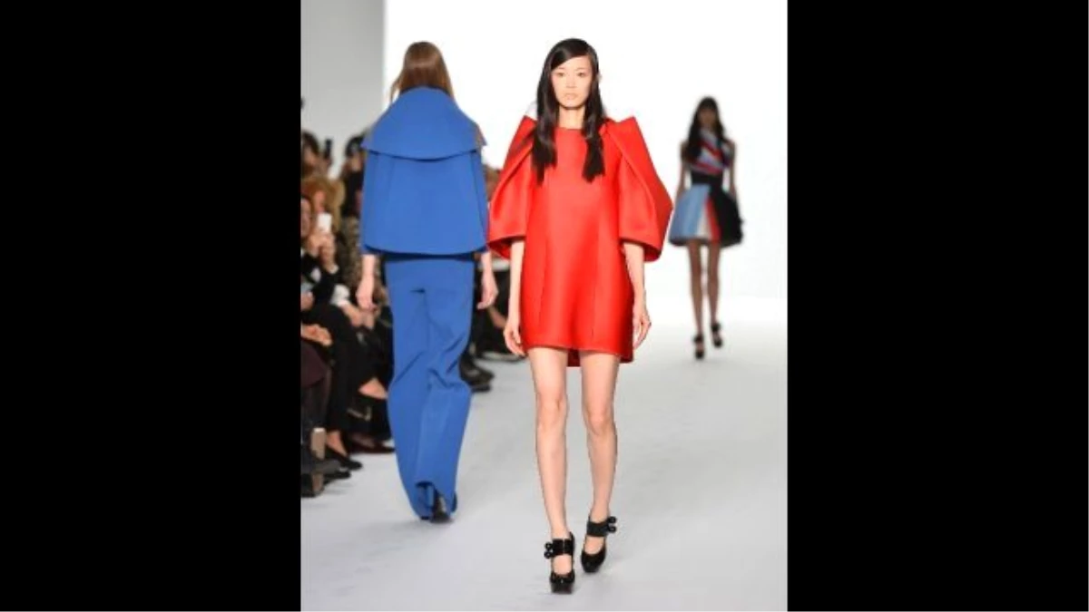 Paris 2015 İlkbahar-Yaz Moda Haftasına Türk Modacı Dice Kayek Damgasını Vurdu