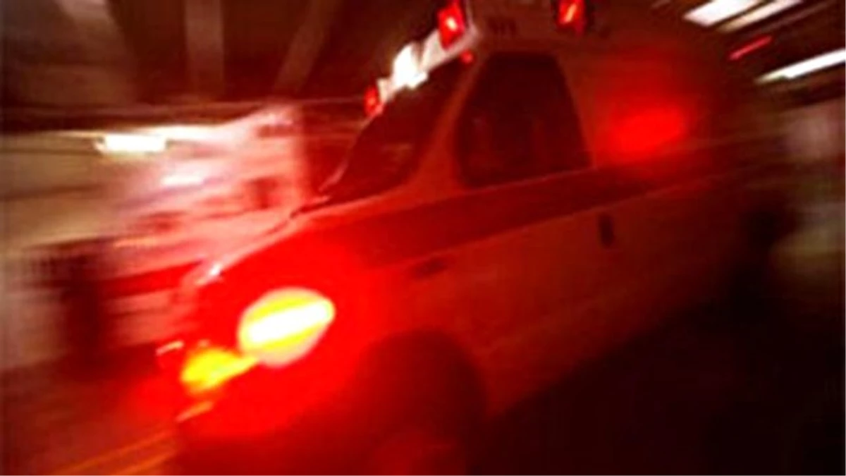 Sivas\'ta Otomobil Tarlaya Uçtu: 1 Ölü, 1 Yaralı
