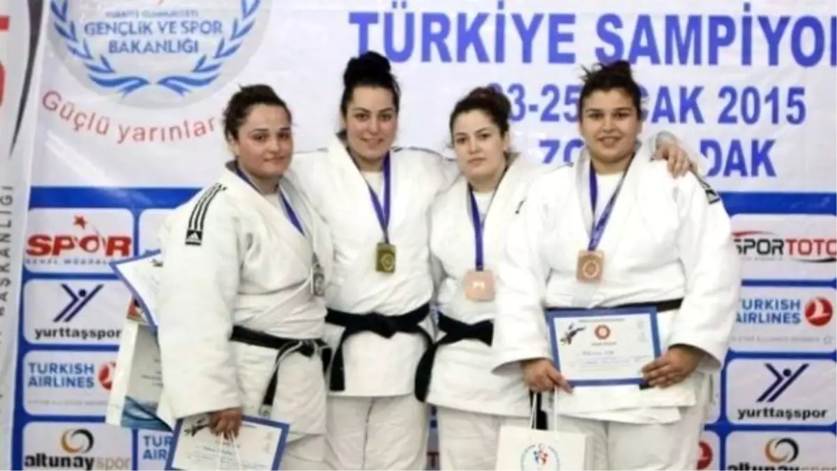 Trabzon Judo Takımı Zonguldak\'tan 4 Madalya ile Döndü