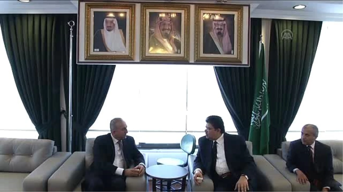 Çavuşoğlu, Suudi Arabistan\'ın Ankara Büyükelçiliği\'nde Taziye Defterini İmzaladı