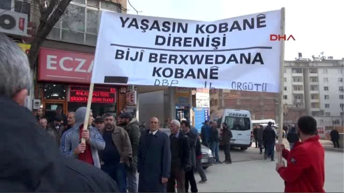 Davul-Zurna Eşliğinde Hayal Çekip Kobani\'yi Kutladılar