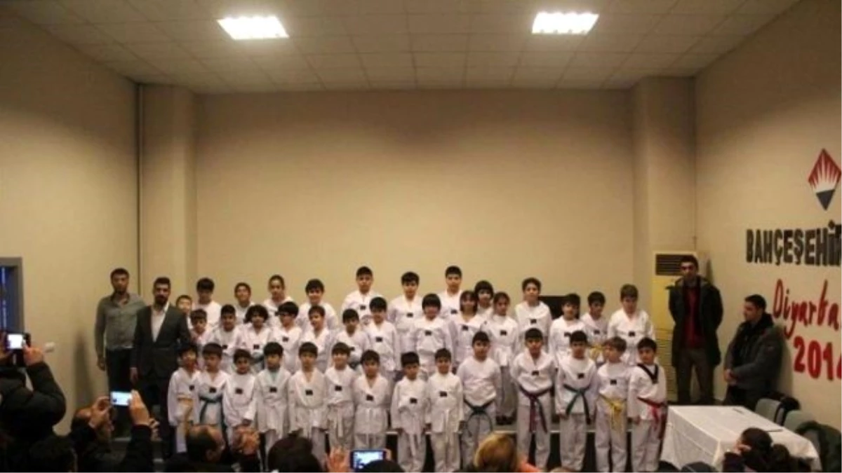 Diyarbakır Bahçeşehir Koleji\'nde Taekwondo Terfi Sevinci