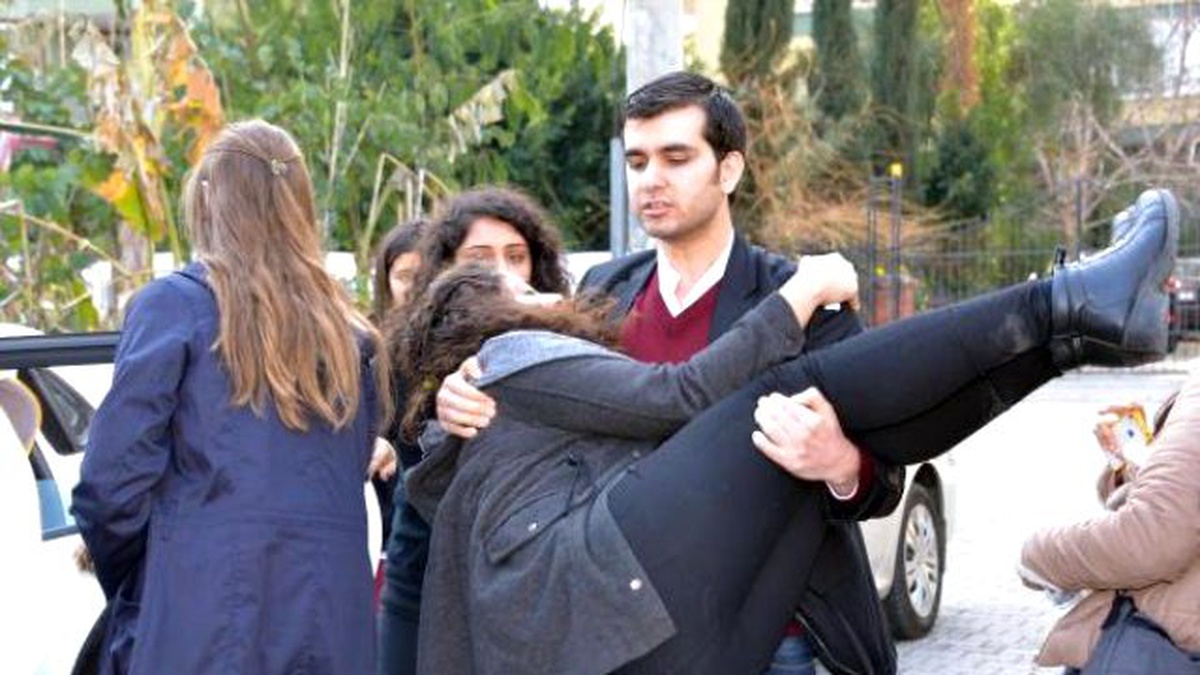 Etüt Merkezi Kapatıldı, Öğrenciler Baygınlık Geçirdi