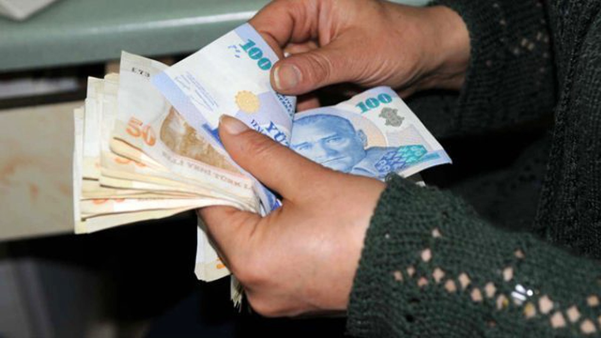 İşten Atılana 12 Maaş Ödenecek