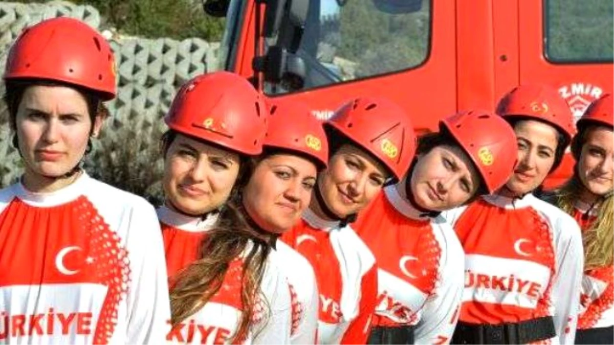 İzmir\'de Kadın İtfaiyeciler Olimpiyat Takımı Kurdu