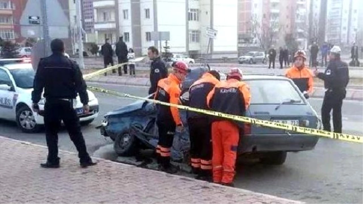 Kayseri\'de Trafik Kazası: 1 Ölü, 4 Yaralı