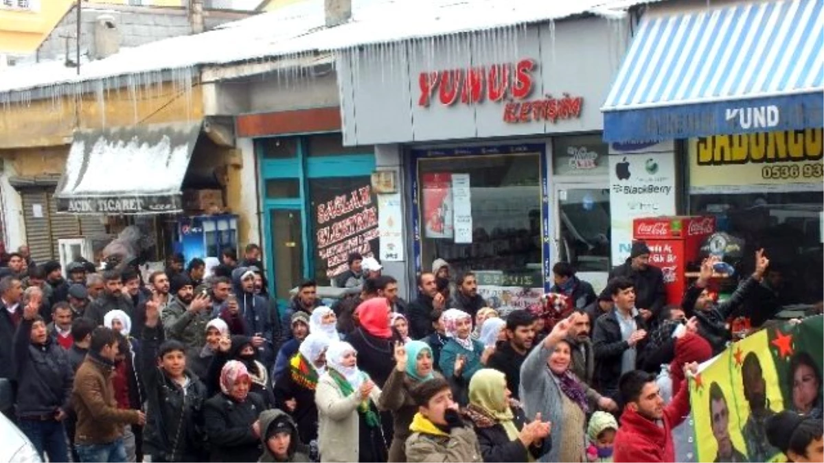 Malazgirt\'te Kobani Kutlaması