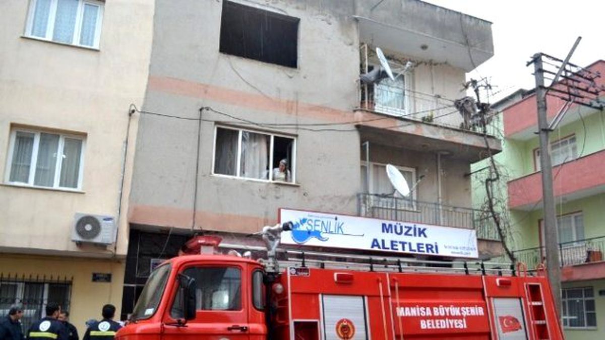 Soba Bomba Gibi Patladı Ev Savaş Alanına Döndü