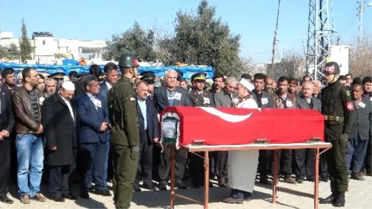 Sobadan Sızan Gazdan Ölen Kore Gazisi Askeri Törenle Toprağa Verildi