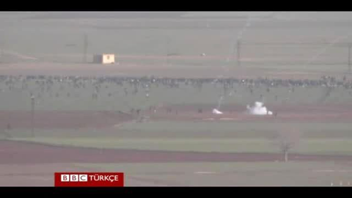 Türkiye\'den Kobani\'ye Geçmeye Çalışanlara Göz Yaşartıcı Gaz